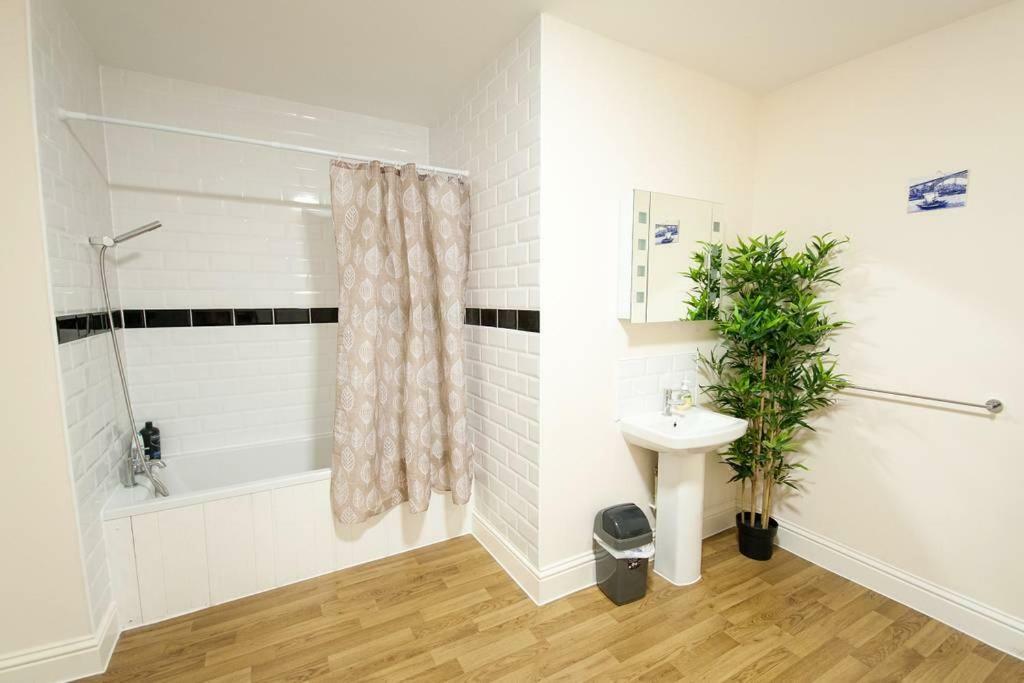 The Broadmead Forest - Spacious City Centre 3Bdr Apartment Bristol Esterno foto
