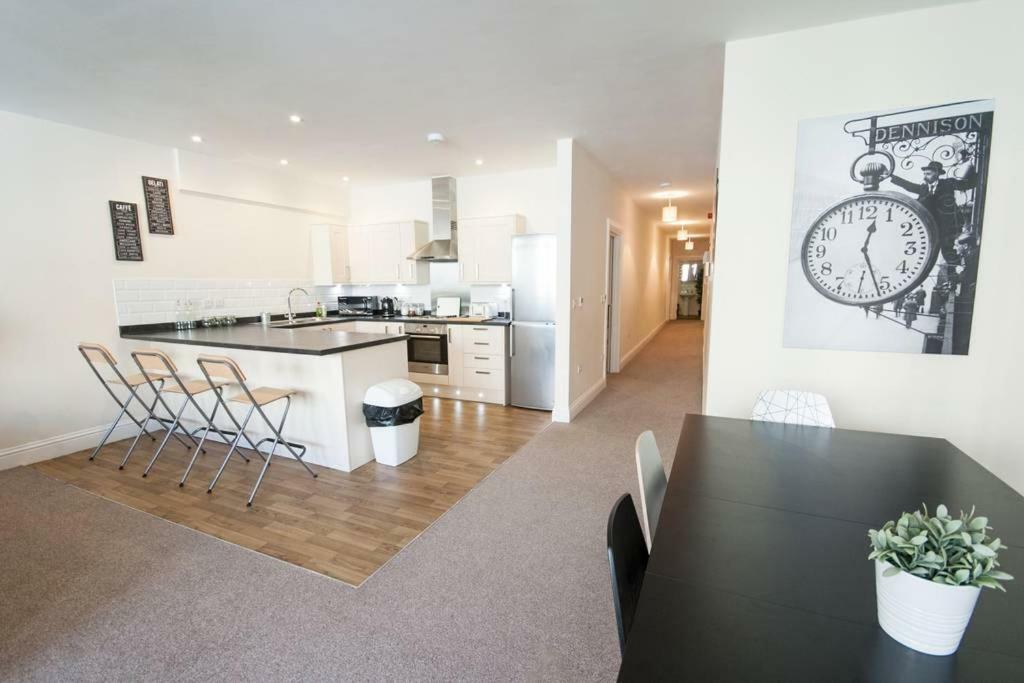 The Broadmead Forest - Spacious City Centre 3Bdr Apartment Bristol Esterno foto